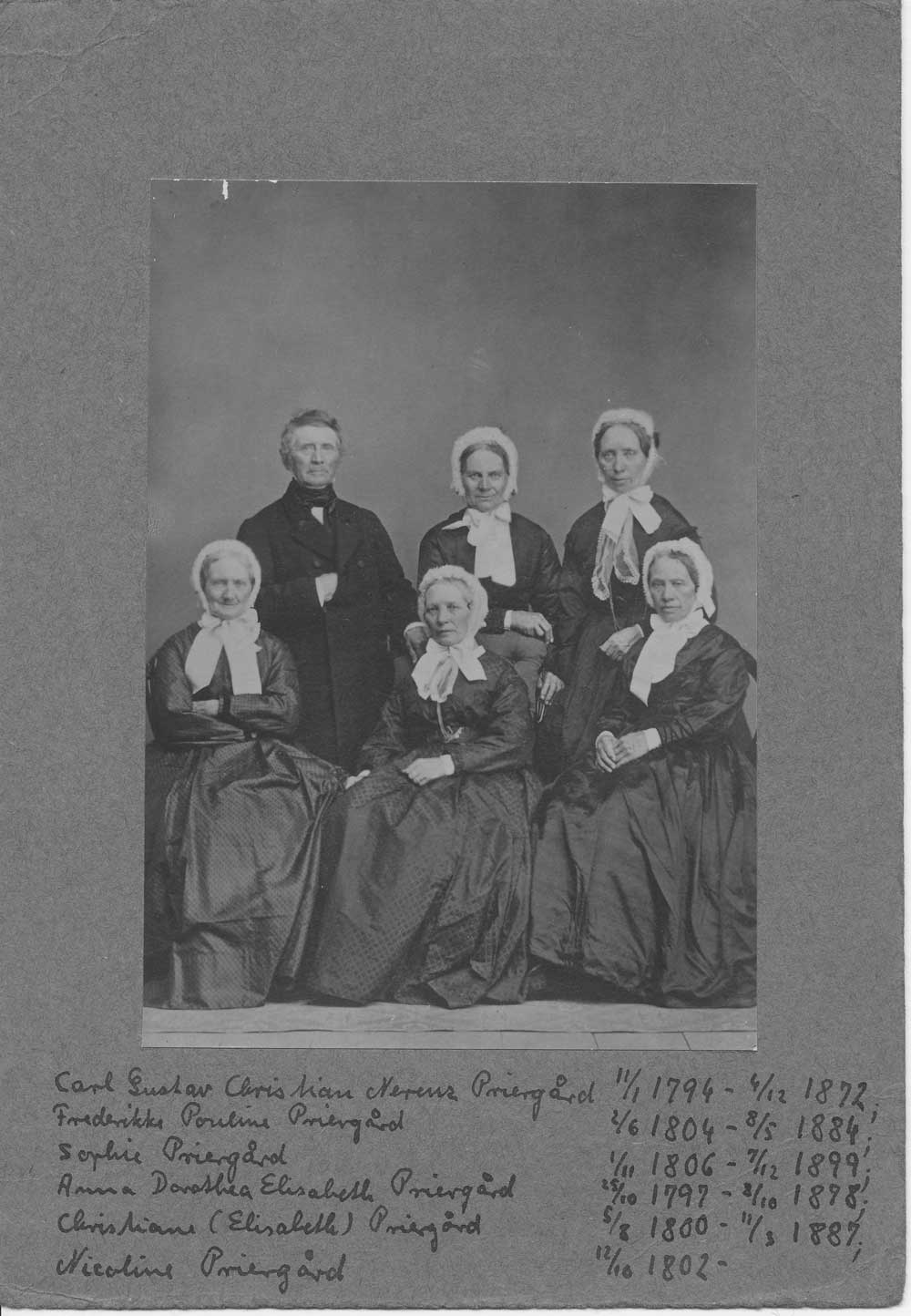 6 Priergaards, heraf tre søstre: Frederkke Pauline, Sophie, Christiane.