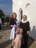 Sigrid Barfod med Josephine og Jaime. Mor Birgit har netop døbt Jaime i Kolt kirke. 2016
